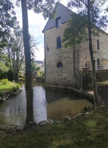 Le Moulin De Meral Montsûrs Exterior foto